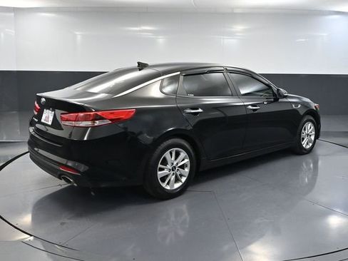 Used 2017 Kia Optima LX FWD image 4