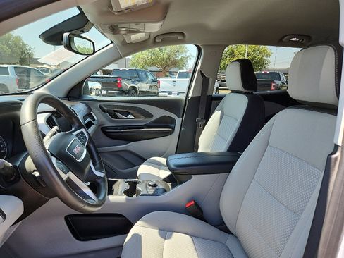 Used 2023 GMC Terrain SLE w/ Driver Convenience Package image 13