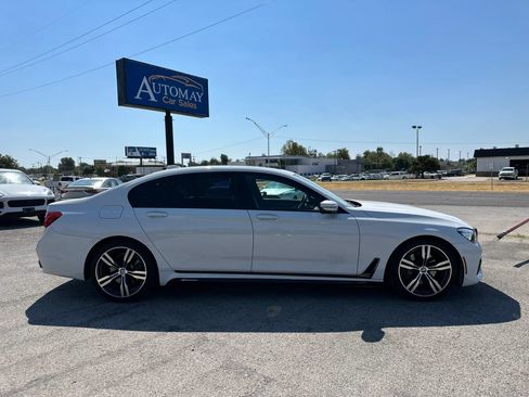 Used 2019 BMW 740i w/ M Sport Package RWD image 5
