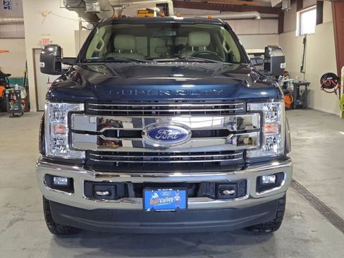 Used 2017 Ford F250 Lariat w/ Chrome Package image 4