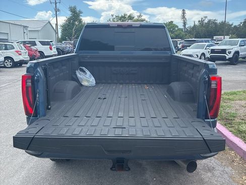 Used 2025 GMC Sierra 2500 Denali Ultimate AWD/4WD image 11