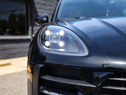 Used 2020 Porsche Macan AWD/4WD image 39