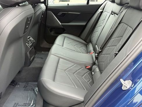 Used 2025 BMW i5 xDrive40 w/ Executive Package AWD/4WD image 32