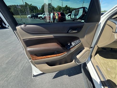 Used 2016 Chevrolet Suburban LTZ AWD/4WD image 16