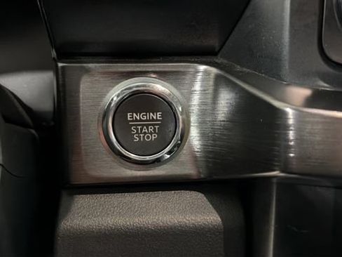 Used 2024 Ford F250 Lariat w/ Lariat Ultimate Package AWD/4WD image 19