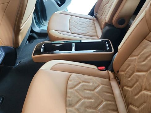 New 2026 Nissan Pathfinder Platinum image 16