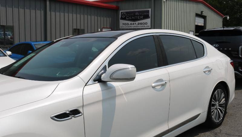 Used 2017 Kia K900 Premium RWD image 4