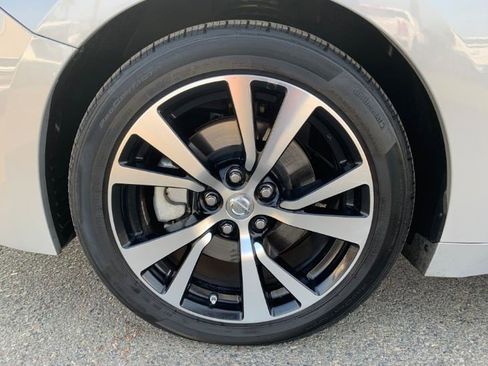 Used 2018 Nissan Maxima 3.5 SV image 13