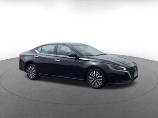 Used 2025 Nissan Altima 2.5 SV FWD video 2
