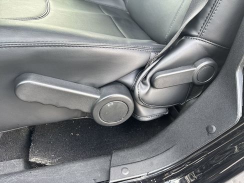 Used 2017 Jeep Wrangler Unlimited Sport w/ Connectivity Group image 13