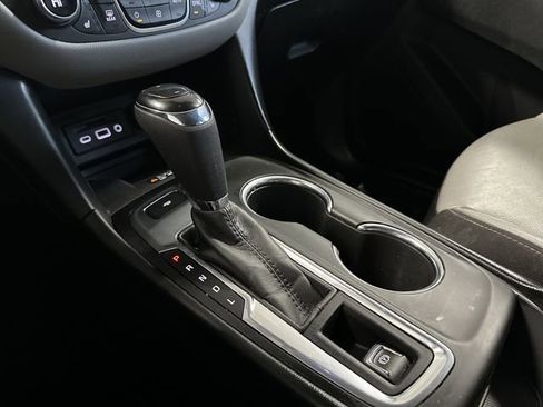 Used 2020 Chevrolet Equinox Premier image 20