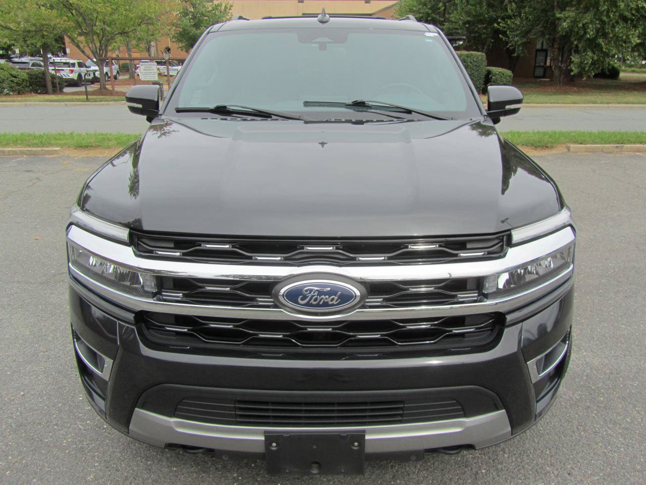 Used 2023 Ford Expedition Max Limited AWD/4WD image 5