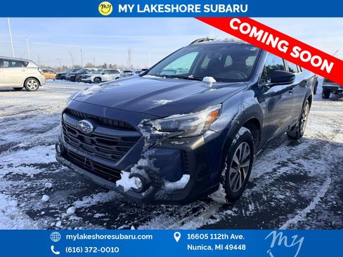 Used 2025 Subaru Outback Premium image 3