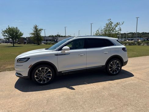 Used 2021 Lincoln Nautilus Reserve w/ Equipment Group 201A FWD image 4