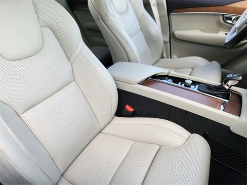 Used 2020 Volvo XC90 T6 Inscription w/ Protection Package Premier image 10