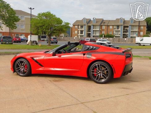 Used 2018 Chevrolet Corvette Stingray Coupe w/ 1LT image 14