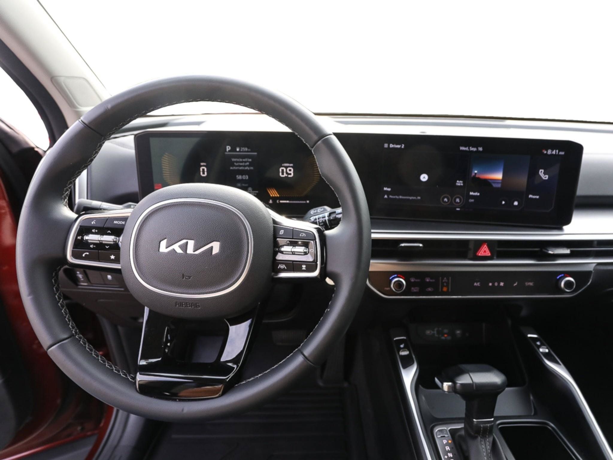 Used 2025 Kia Sorento S w/ Panoramic Sunroof Package FWD image 9