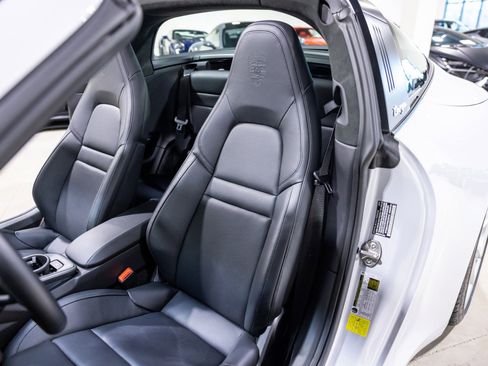 Used 2024 Porsche 911 Targa 4S w/ Premium Package image 40