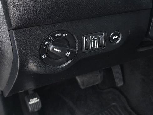 Used 2018 Dodge Challenger R/T image 15