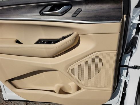 New 2025 Jeep Grand Cherokee Limited image 23