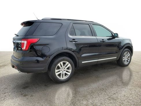 Used 2019 Ford Explorer XLT AWD/4WD image 4