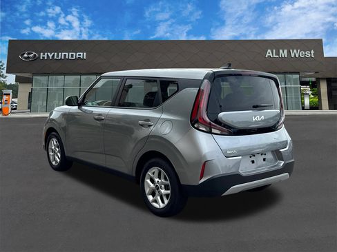 Used 2025 Kia Soul LX w/ LX Technology Package FWD image 7