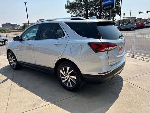 Used 2022 Chevrolet Equinox Premier AWD/4WD image 3