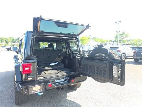 Used 2024 Jeep Wrangler High Altitude AWD/4WD image 32