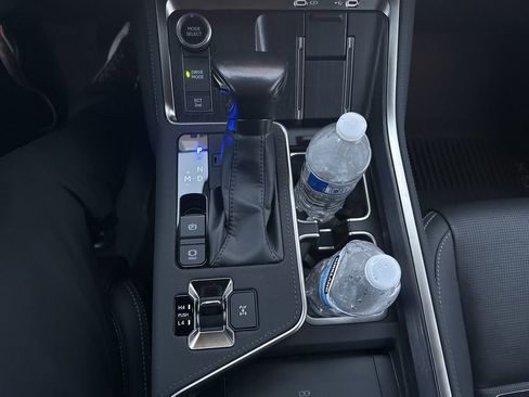 Used 2024 Lexus GX 550 w/ Accessory Package (2T) image 18