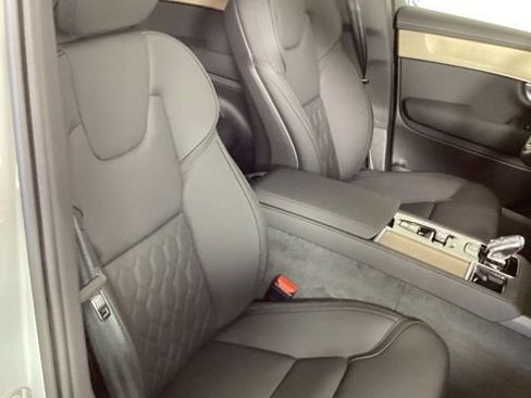 New 2026 Volvo XC90 B6 Plus w/ Protection Package Premier image 20