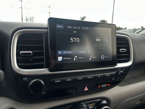 Certified 2025 Hyundai Venue SEL image 23