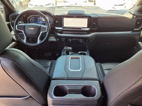Used 2022 Chevrolet Silverado 1500 LTZ w/ Technology Package AWD/4WD image 18
