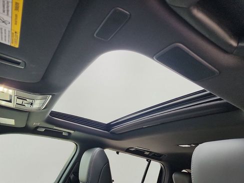 Used 2025 Lexus LX 600 4WD w/ Luxury Package image 15