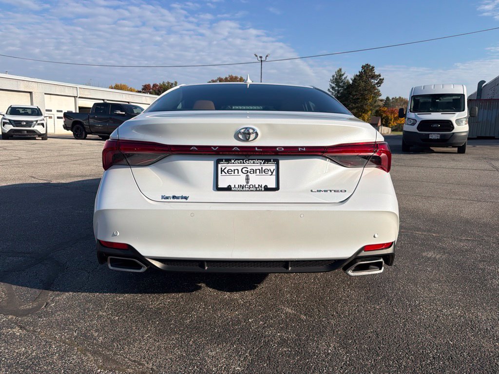 Used 2020 Toyota Avalon Limited w/ Advanced Safety Package FWD image 8