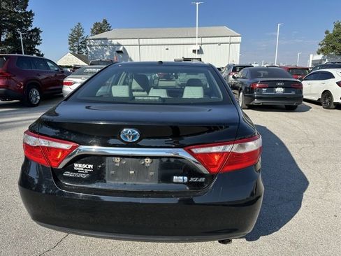 Used 2015 Toyota Camry XLE image 3