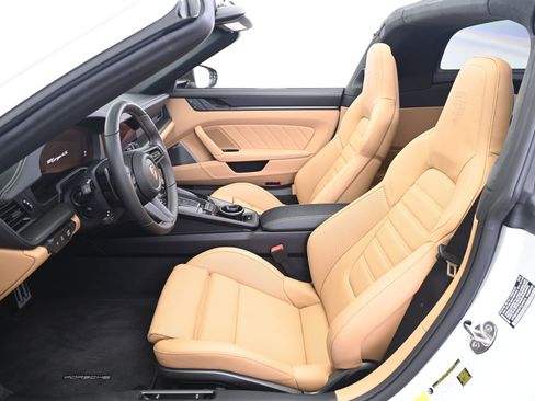 Certified 2026 Porsche 911 Targa 4S image 30