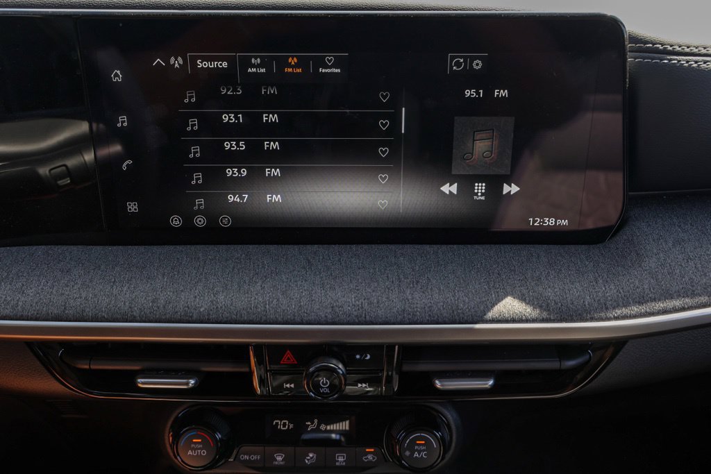 Used 2026 Nissan Kicks SV FWD image 29