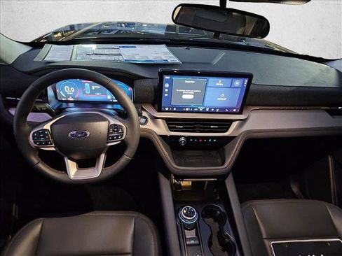 New 2025 Ford Explorer Active w/ Active Comfort Package image 10
