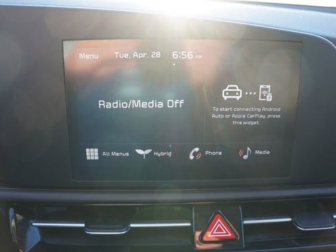 Used 2023 Kia Niro LX FWD image 5