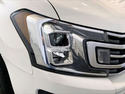 Used 2020 Ford Expedition XLT w/ Equipment Group 201A image 28