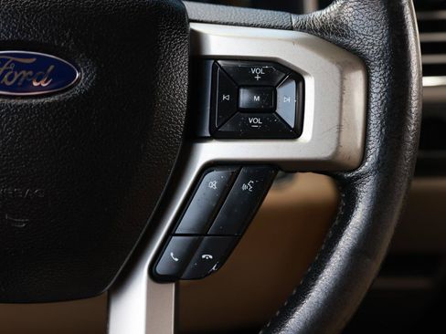 Used 2015 Ford F150 Lariat RWD image 28