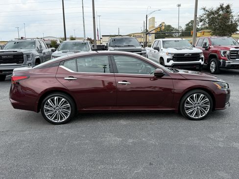 Used 2023 Nissan Altima 2.5 SL AWD/4WD image 11