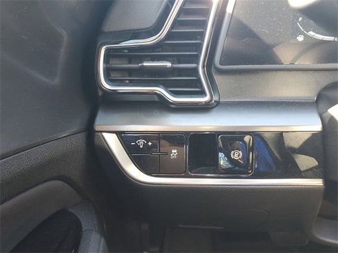 Certified 2023 Kia Sportage EX image 23