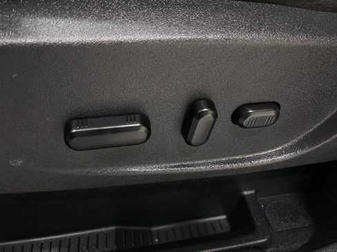 Used 2019 Ford Escape Titanium image 18