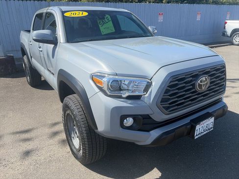 Used 2021 Toyota Tacoma TRD Off-Road w/ TRD Premium Off Road Package AWD/4WD image 26