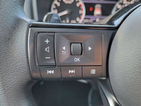 Used 2023 Nissan Rogue SV image 14