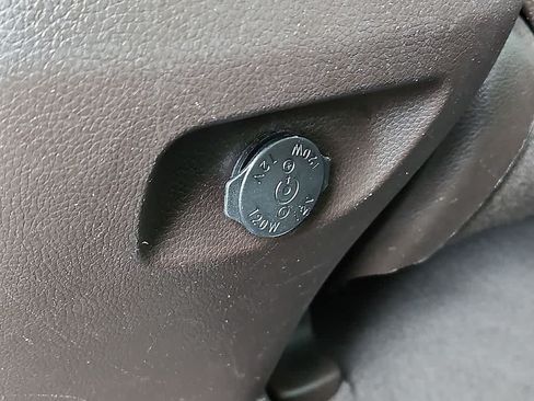 Used 2017 Hyundai Santa Fe Sport FWD image 24