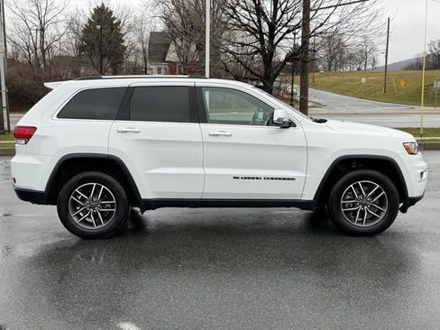 Used 2022 Jeep Grand Cherokee Limited image 15