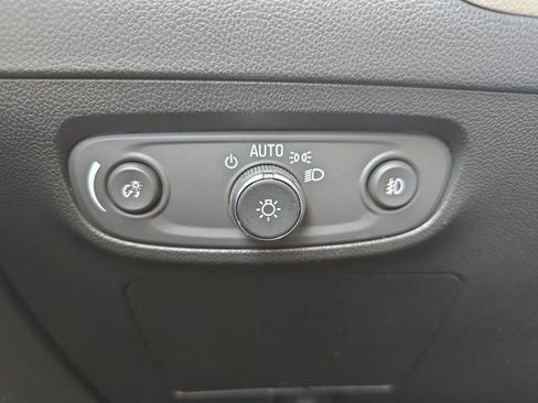 Used 2023 Buick Encore GX Select w/ Safety Package II image 25