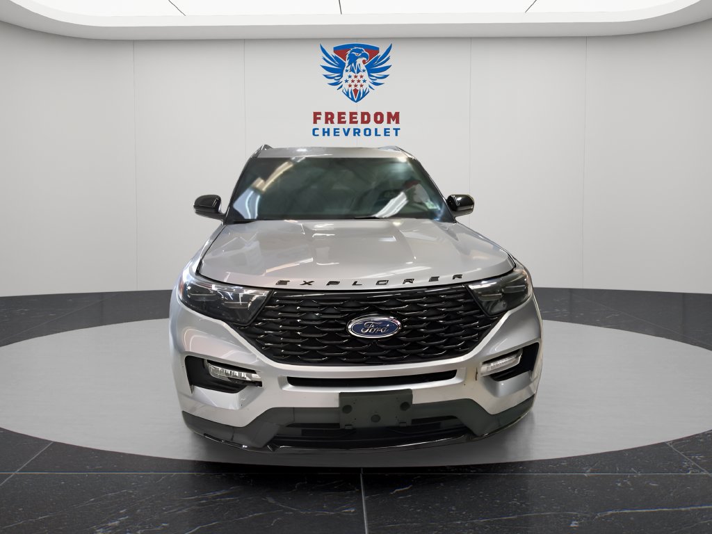 Used 2023 Ford Explorer ST-Line AWD/4WD image 2